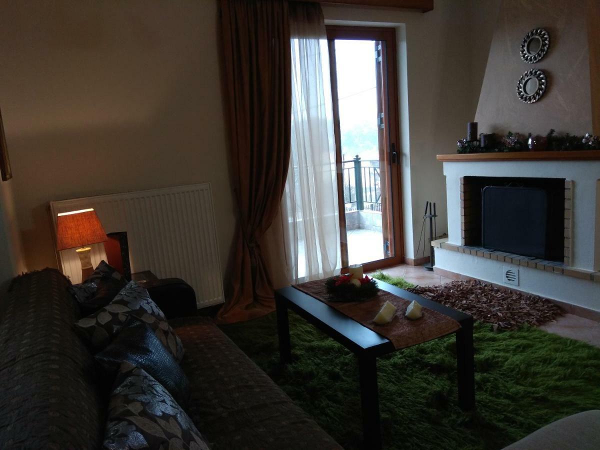 Mainades House Apartamento Vytina Exterior foto